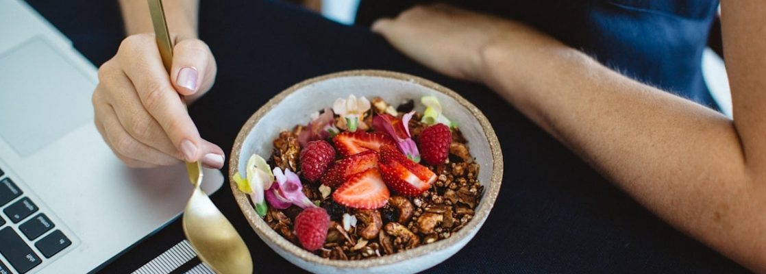 Breakfast, Working, Computer, Table, Healthy breakfast, Working breakfast, Work from Home